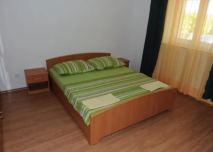 Matini Dvori * Dubrava (Sibenik-Knin)